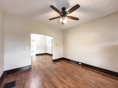 38 W 28th St 15