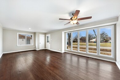 555 S 3rd Ave, Des Plaines, IL 60016 - photo 4