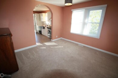207 W Summit Ave, Shenandoah, IA 51601 - photo 6