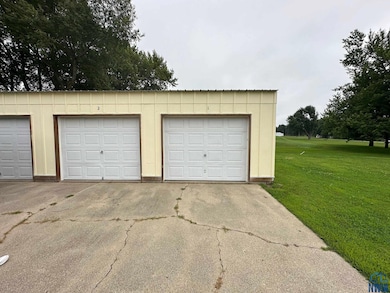 616 Willow St, Aurelia, IA 51005 - photo 3