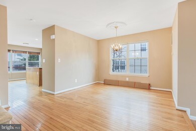 2512 Woodrow Wilson Dr, Herndon, VA 20171 - photo 6