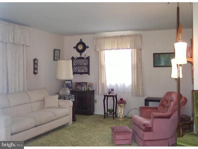 1547 Lakeside Rd, Pennsburg, PA 18073 - photo 2