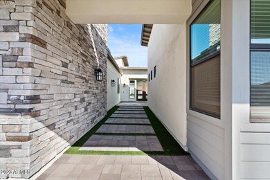 04-Front walkway
