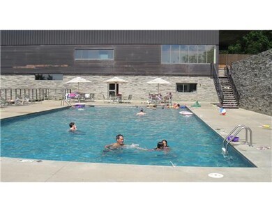 Swimming Pool/Hot Tub/Sauna.