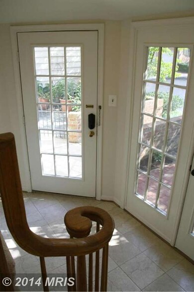 5821 Linden Square Ct, Rockville, MD 20852 - photo 6