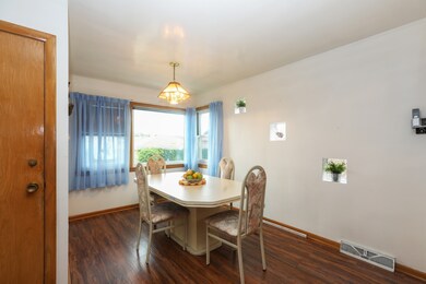 Rarely do you find such a LARGE dining space conne