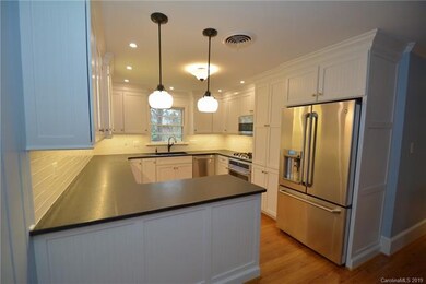 616 Berkshire Dr, Statesville, NC 28677 - photo 2