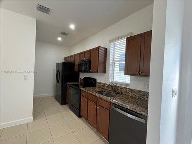 17077 SW 93rd St unit Rear, Miami, FL 33196 - photo 4