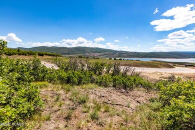6_Land-Lot_high_3709455