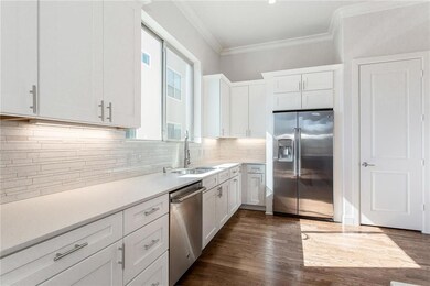 Model 401: Large kitchen with plenty of counterspa