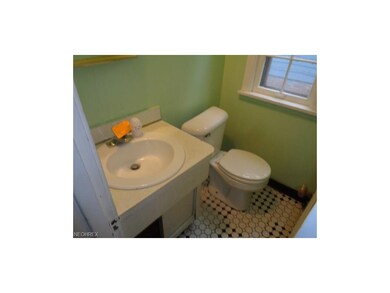 3399 Superior Park Dr, Cleveland Heights, OH 44118 - photo 7