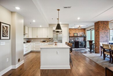2-web-or-mls-105-n-riverview-st-unit-215