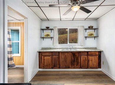 2206 Childress Rd, Alum Creek, WV 25003 - photo 3