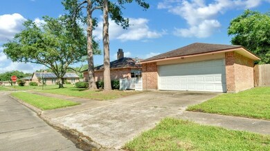 16502 Forest Bend Ave, Friendswood, TX 77546 - photo 3