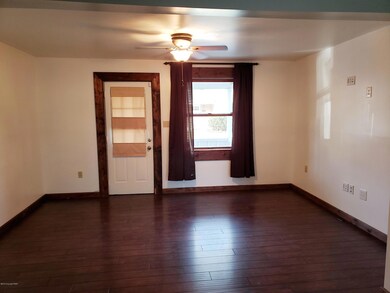 12 Linden St, Stroudsburg, PA 18360 - photo 2