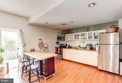 311 W 1st St, Hagerstown, MD 21740 - photo 4