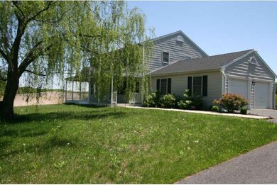 172 Mountain Rd, Lenhartsville, PA 19534 - photo 2