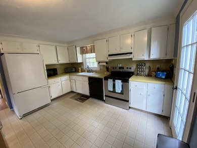 5 Collela Dr, Franklin, MA 02038 - photo 5