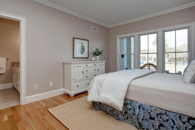 FIRST FLOOR MASTER SUITE