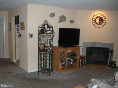 18114 Rolling Meadow Way unit 201, Olney, MD 20832 - photo 5