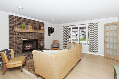 933 Doral Dr, Bartlett, IL 60103 - photo 4