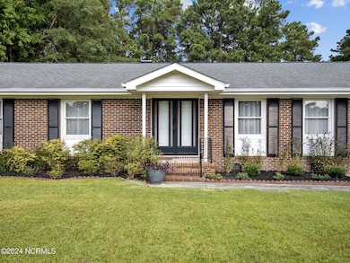 413 University Dr, Jacksonville, NC 28546 - photo 4