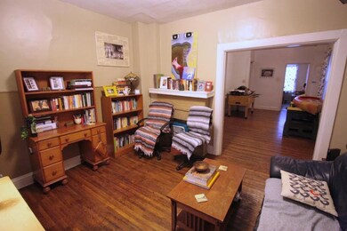 119-121 E Duncan St