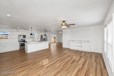 25341 N Mitchell Rd, Paulden, AZ 86334 - photo 2