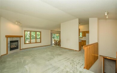 3005 Deep Woods Ct, Des Moines, IA 50320 - photo 2