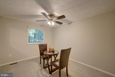 10628 Delfield Ct, Laurel, MD 20723 - photo 5