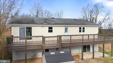 13 Oriole Cir, Berkeley Springs, WV 25411 - photo 5