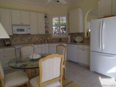 Eat-in Kitchen
