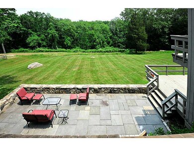 407 Round Hill Rd, Greenwich, CT 06831 - photo 5