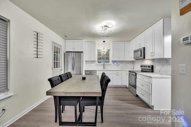 2030 Vinton St, Charlotte, NC 28216 - photo 4