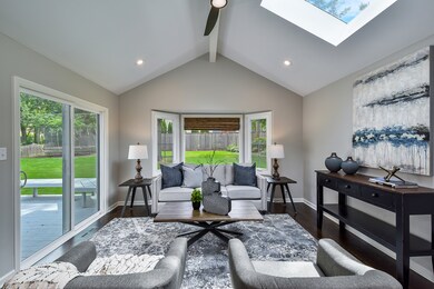 664 S Sleight St, Naperville, IL 60540 - photo 5