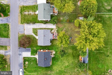 271 Crim Dr, Strasburg, VA 22657 - photo 2