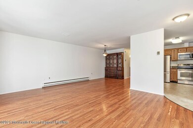 6 Farmingdale Ct, Red Bank, NJ 07701 - photo 3