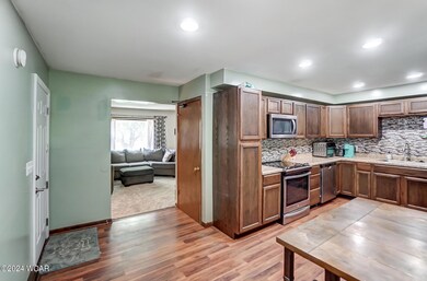 1893 N Metcalf St, Lima, OH 45801 - photo 5