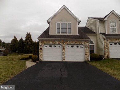 43 Griffith Miles Cir, Warminster, PA 18974 - photo 2