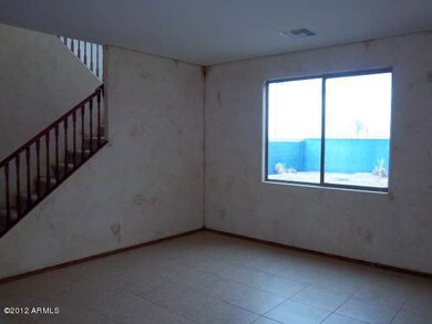 023-355115-Family Room (2)
