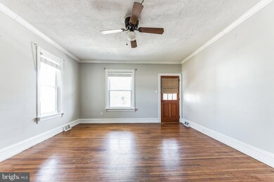 624 W Broad St, Quakertown, PA 18951 - photo 2