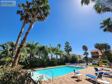 La Solana Swimming Pool