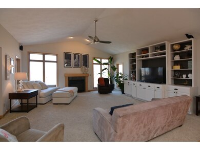 8213 N North Ct, Evansville, WI 53536 - photo 4