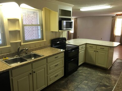 508 S Woolfork Ave, Donalsonville, GA 39845 - photo 7