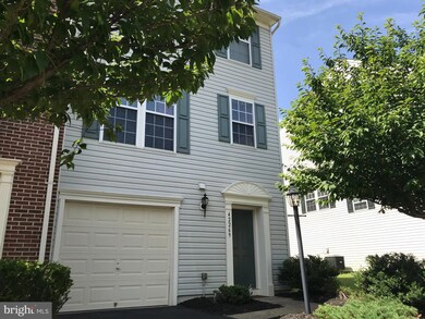 42269 St Huberts Place, Chantilly, VA 20152 - photo 2