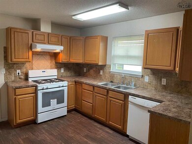 1517 32nd St, Wichita Falls, TX 76302 - photo 4