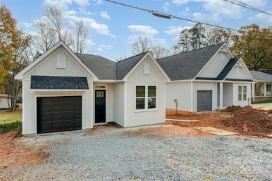 510 Mill St, Lowell, NC 28098 - photo 2