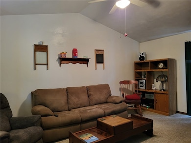 36 E Grant St, Latrobe, PA 15650 - photo 4