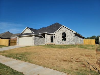 110 Clover Cir, Weatherford, TX 76086 - photo 2