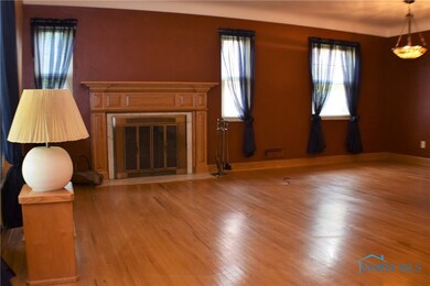2641 Castleton Ave, Toledo, OH 43613 - photo 4